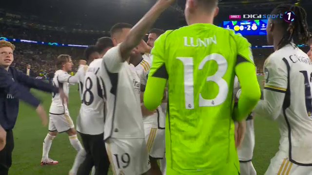 „Explozie” pe teren! Cum au sărbătorit jucătorii de la Real Madrid după triumful din Champions League_30