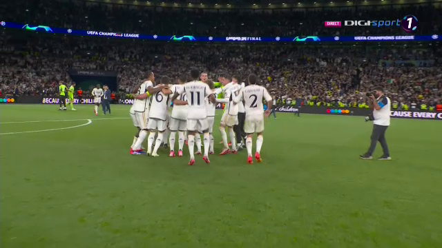 „Explozie” pe teren! Cum au sărbătorit jucătorii de la Real Madrid după triumful din Champions League_41