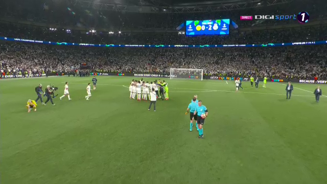 „Explozie” pe teren! Cum au sărbătorit jucătorii de la Real Madrid după triumful din Champions League_45