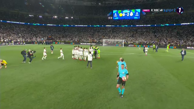 „Explozie” pe teren! Cum au sărbătorit jucătorii de la Real Madrid după triumful din Champions League_48