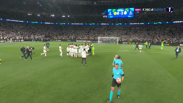 „Explozie” pe teren! Cum au sărbătorit jucătorii de la Real Madrid după triumful din Champions League_49