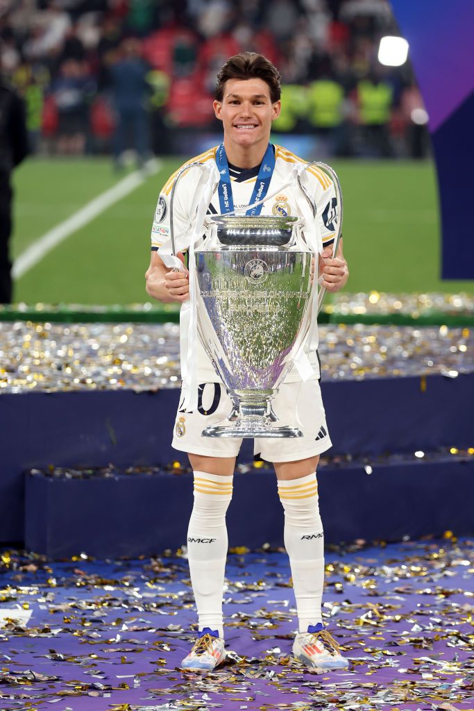 Real Madrid, încoronată pentru a 15-a oară campioană a Europei! Imagini de la decernarea trofeului_10