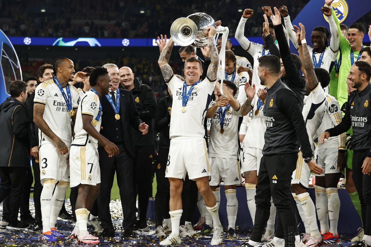 Cei 5 magnifici din Champions League! Fotbaliștii de la Real Madrid care au egalat recordul legendei Paco Gento, cu 6 trofee câștigate_2