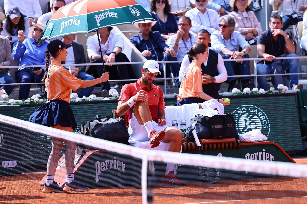 Are nouă vieți! Djokovic revine incredibil și „driblează” o eliminare-surpriză în optimile Roland Garros 2024_5