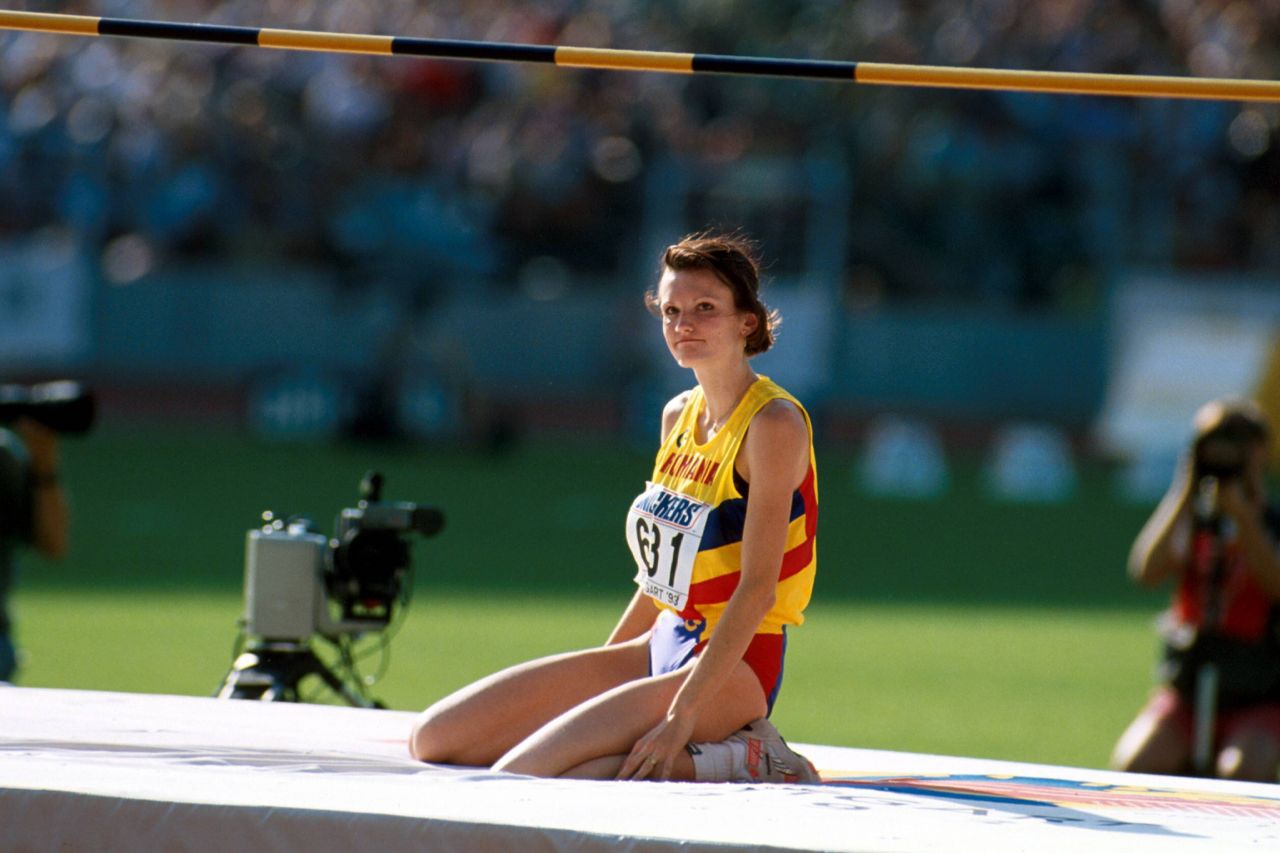 Alina Astafei, legendara atletă care a plecat din România în semn de protest, a împlinit 55 de ani! A fost vicecampioană olimpică și campioană mondială și europeană_11