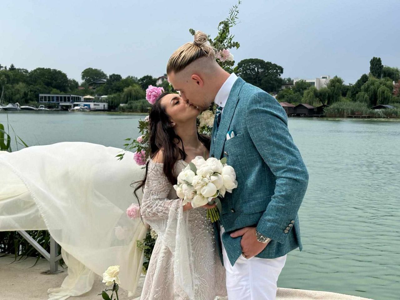 Larisa Iordache s-a căsătorit! Imagini spectaculoase de la cununia civilă a sportivei_5