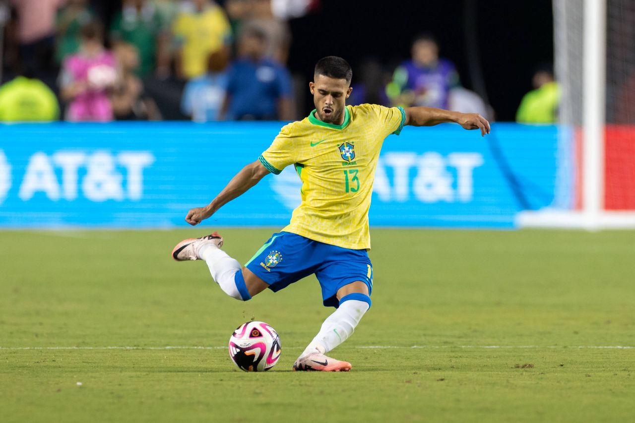 Lecție pentru Rațiu? Ce a pățit jucătorul Braziliei care s-a vopsit înainte de a merge la națională_12