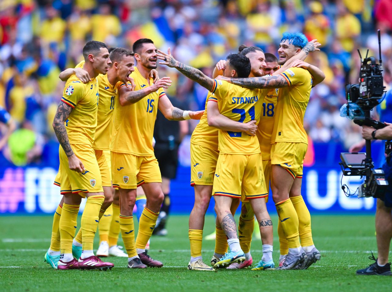 Distrus de presă, apărat de fani: ucrainenii îl vor în poartă pe Lunin și în meciurile următoare_13
