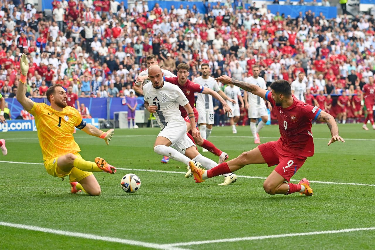 Number One! Jan Oblak i-a enervat la culme pe sârbi și a arătat de ce e unul dintre cei mai buni portari ai lumii_1