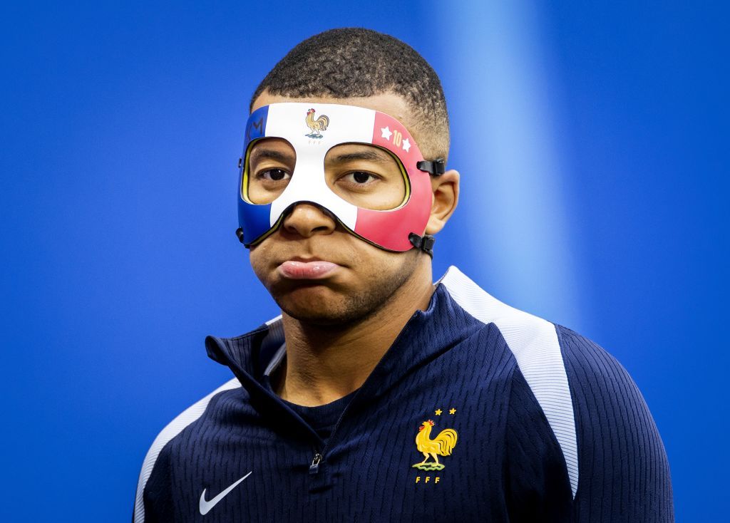 Cum arată masca lui Kylian Mbappe pentru meciul Franța - Olanda + ce spune Didier Deschamps_5