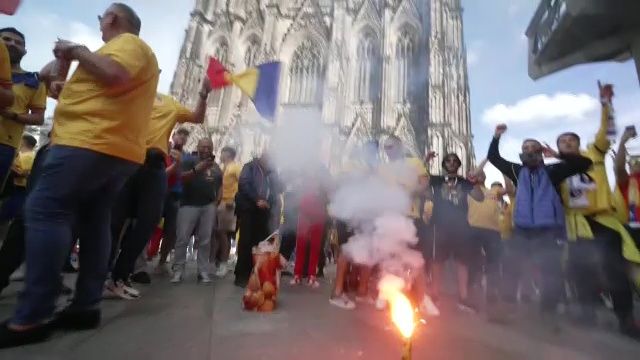 Doi belgieni au ajuns în mijlocul suporterilor români. Ce a urmat la Koln_11