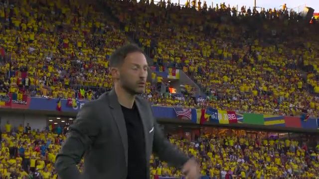 Domenico Tedesco, furios după golul Belgiei contra României. Semnele făcute de selecționer în fața camerelor_7