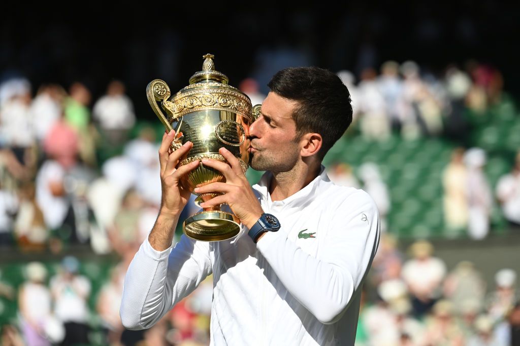 Djokovic merge la Wimbledon, dar nu știe dacă va putea juca. Sârbul s-a operat recent la genunchi_1