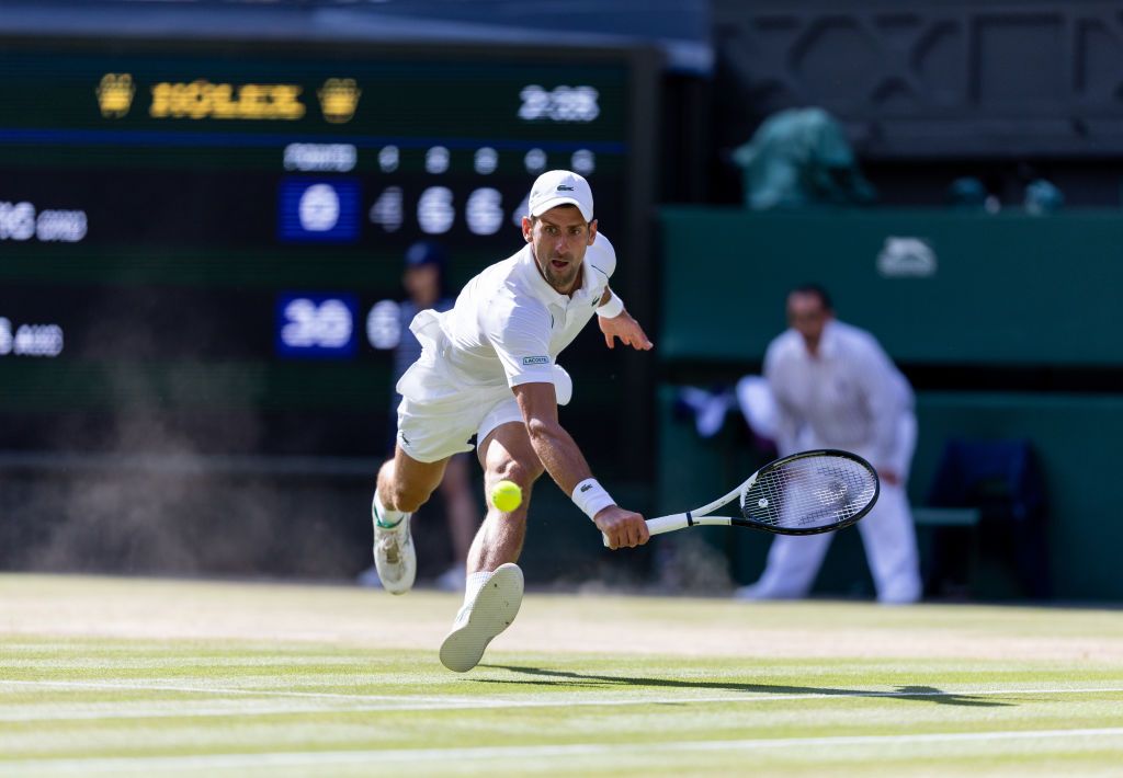 Djokovic merge la Wimbledon, dar nu știe dacă va putea juca. Sârbul s-a operat recent la genunchi_4