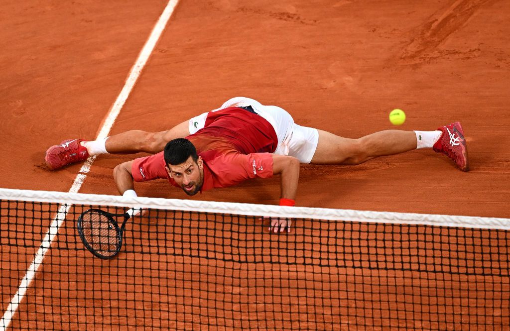 Djokovic merge la Wimbledon, dar nu știe dacă va putea juca. Sârbul s-a operat recent la genunchi_9