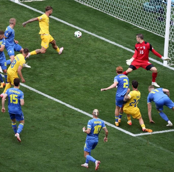 Puteam fi de neuitat în istoria europenelor! Stanciu a vrut să îi dea gol din corner portarului care a dus-o pe Real în finala UCL_3