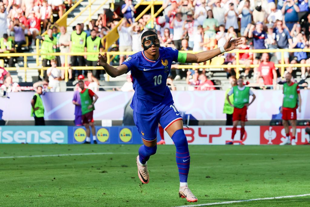 Kylian Mbappe, primul gol din carieră la EURO! Ce a făcut cu masca imediat după penalty-ul transformat contra Poloniei_2