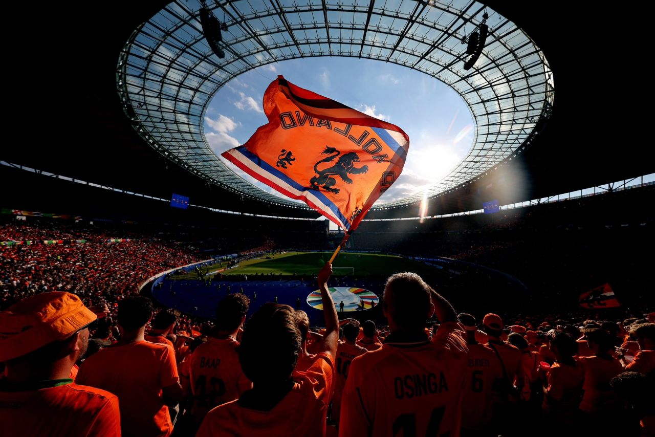 O să fie nebunie! Ce ne așteaptă la România - Olanda: fanii adversarilor au făcut ”prăpăd” la ultimele meciuri ale naționalei de la EURO 2024_3