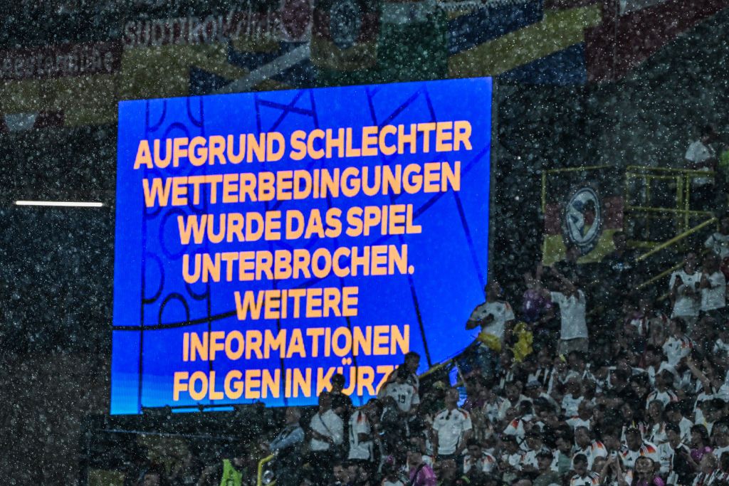 Imagini incredibile de la Dortmund! Meciul dintre Germania și Danemarca a fost întrerupt în minutul 35 din cauza condițiilor meteo_2