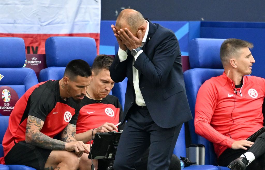 Scene uluitoare la EURO 2024! Starul Angliei a sărit să îl bată pe selecționerul Slovaciei: ”Nemernic chelios!”_1