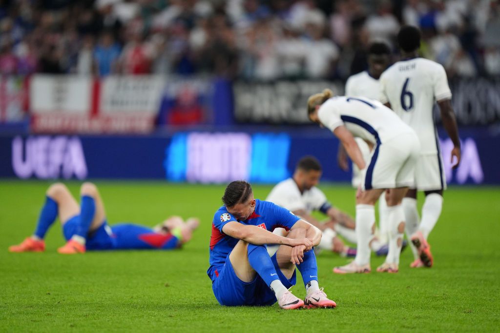 Scene uluitoare la EURO 2024! Starul Angliei a sărit să îl bată pe selecționerul Slovaciei: ”Nemernic chelios!”_4