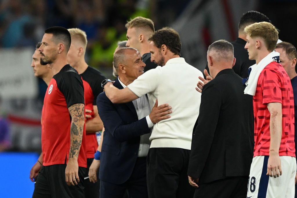 Scene uluitoare la EURO 2024! Starul Angliei a sărit să îl bată pe selecționerul Slovaciei: ”Nemernic chelios!”_9