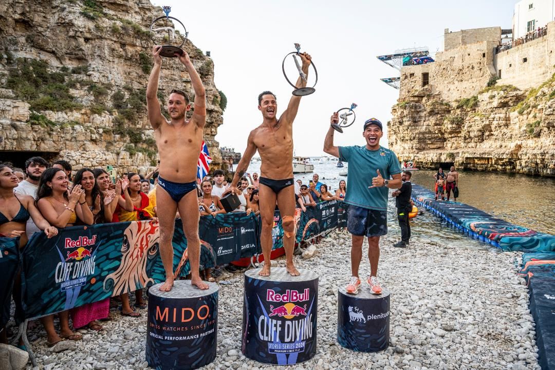 Victorie de pe stânci! Aur pentru Constantin Popovici la Polignano a Mare în Seria Mondială Red Bull Cliff Diving. Imagini spectaculoase_3