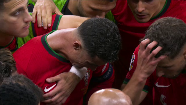Lacrimile lui Ronaldo: starul portughez a început să plângă după ce a ratat un penalty în meciul cu Slovenia_2