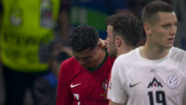 Lacrimile lui Ronaldo: starul portughez a început să plângă după ce a ratat un penalty în meciul cu Slovenia_11
