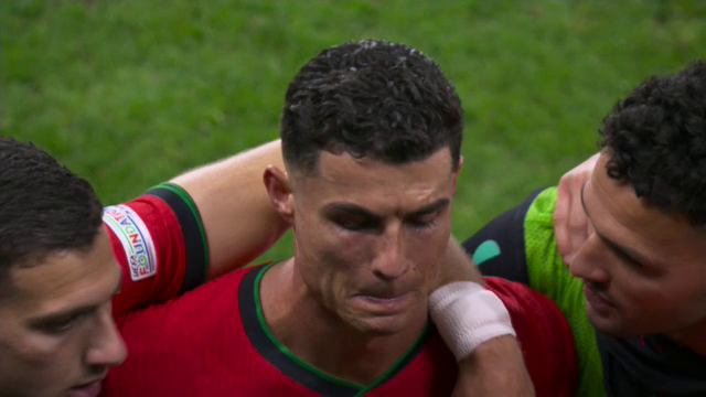 Lacrimile lui Ronaldo: starul portughez a început să plângă după ce a ratat un penalty în meciul cu Slovenia_6