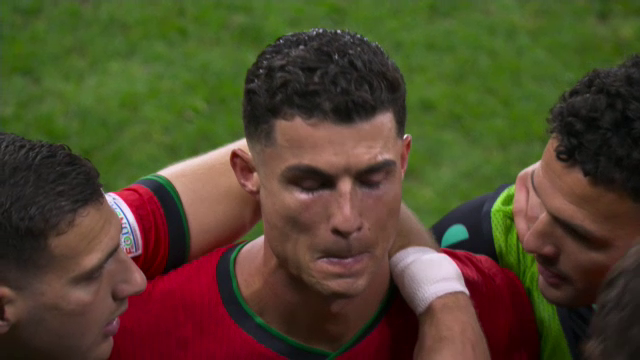 Lacrimile lui Ronaldo: starul portughez a început să plângă după ce a ratat un penalty în meciul cu Slovenia_8