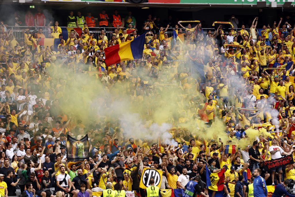 Atmosferă electrizantă pe stadionul din Munchen! Suporterii tricolori au făcut spectacol la meciul cu Olanda_7
