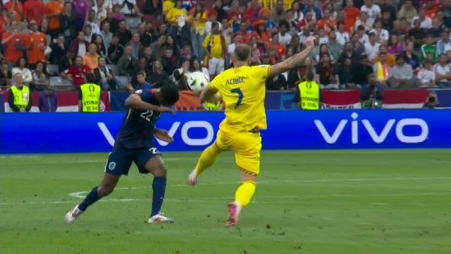 Momentul care a scandalizat România în meciul cu Olanda: "Greșeală crasă!" Alibec nu s-a abținut_13