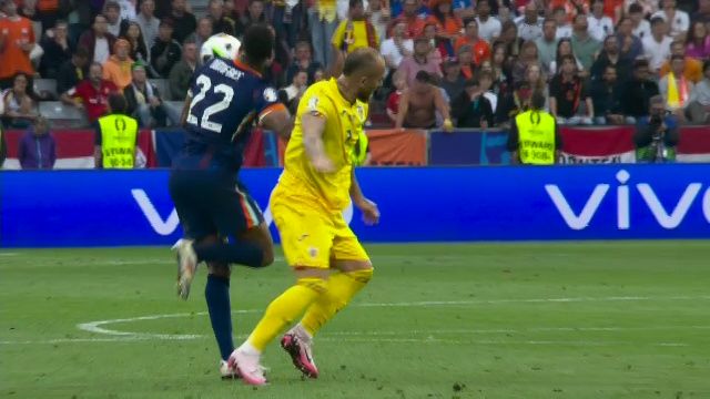 Momentul care a scandalizat România în meciul cu Olanda: "Greșeală crasă!" Alibec nu s-a abținut_14