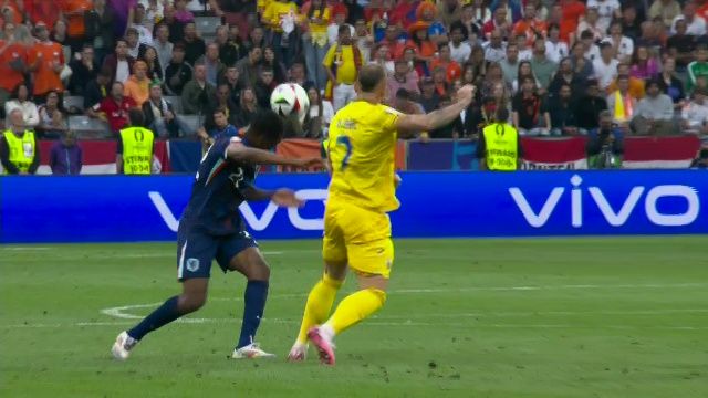 Momentul care a scandalizat România în meciul cu Olanda: "Greșeală crasă!" Alibec nu s-a abținut_9