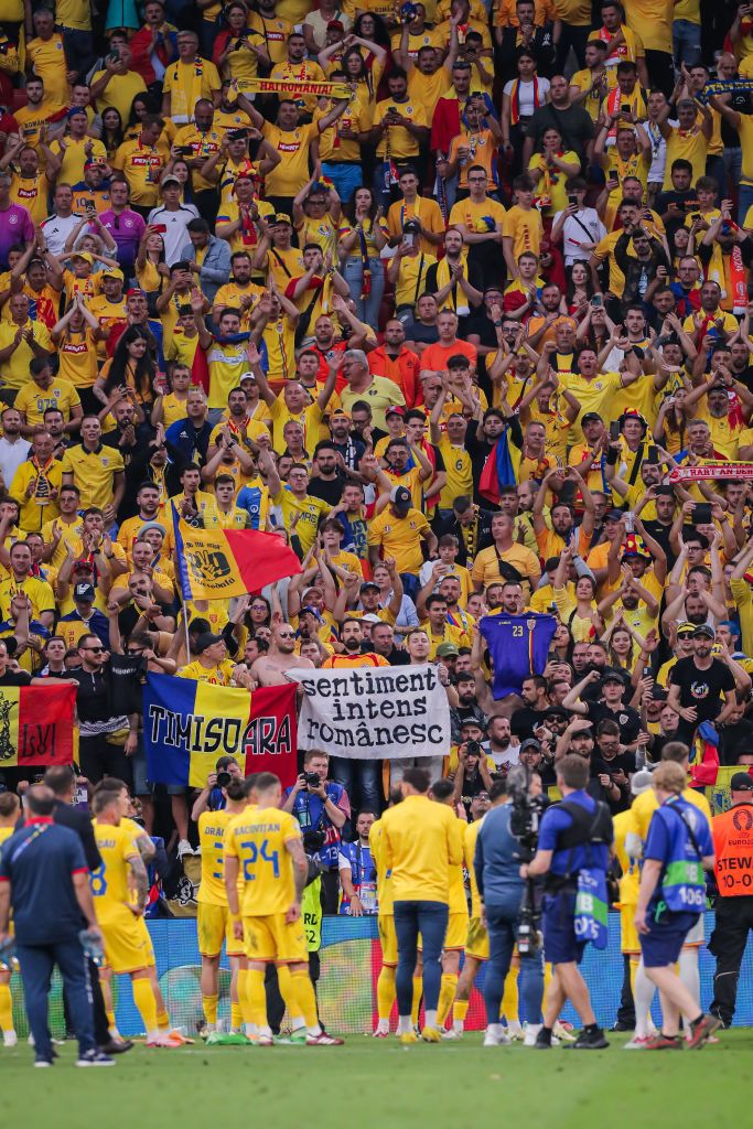 Jurnaliștii de la Marca, impresionați de scenele de la finalul partidei România - Olanda. Ce au făcut fanii tricolori e minunat_3