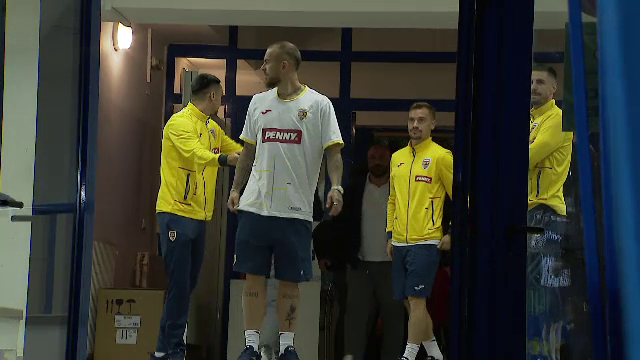 Tricolorii au revenit în România! Jucătorii, aplaudați la scenă deschisă  + Lui Edi Iordănescu i s-a cerut să rămână la națională_11