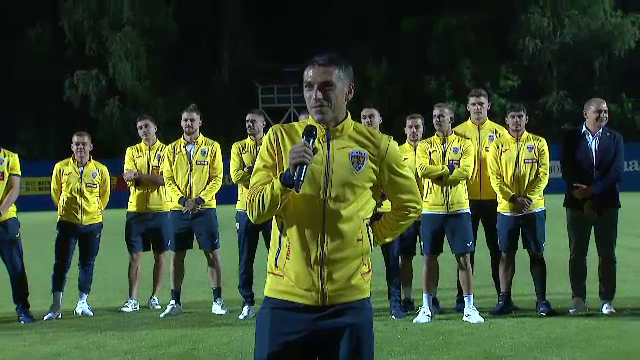Tricolorii au revenit în România! Jucătorii, aplaudați la scenă deschisă  + Lui Edi Iordănescu i s-a cerut să rămână la națională_31
