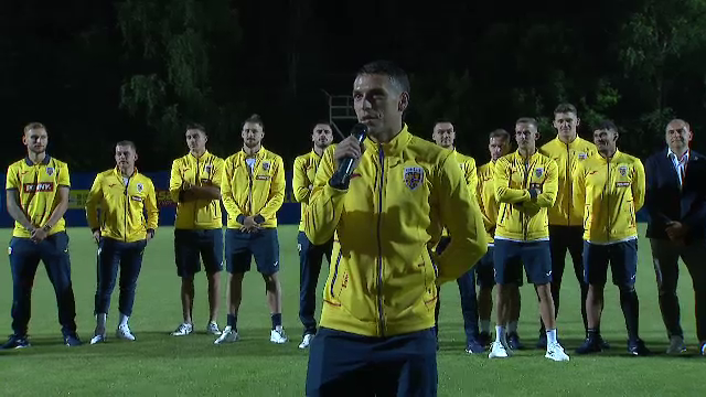 Tricolorii au revenit în România! Jucătorii, aplaudați la scenă deschisă  + Lui Edi Iordănescu i s-a cerut să rămână la națională_33