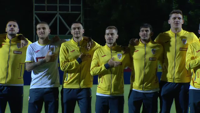 Tricolorii au revenit în România! Jucătorii, aplaudați la scenă deschisă  + Lui Edi Iordănescu i s-a cerut să rămână la națională_44