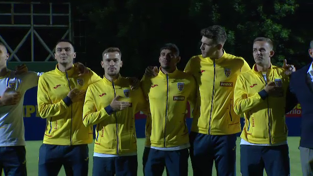 Tricolorii au revenit în România! Jucătorii, aplaudați la scenă deschisă  + Lui Edi Iordănescu i s-a cerut să rămână la națională_45