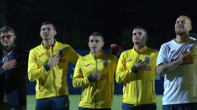 Tricolorii au revenit în România! Jucătorii, aplaudați la scenă deschisă  + Lui Edi Iordănescu i s-a cerut să rămână la națională_47