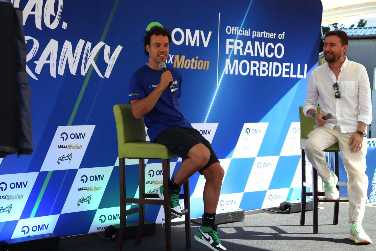 Franco Morbidelli, fostul vicecampion mondial din MotoGP, s-a întâlnit cu fanii săi într-o benzinărie din București!_26