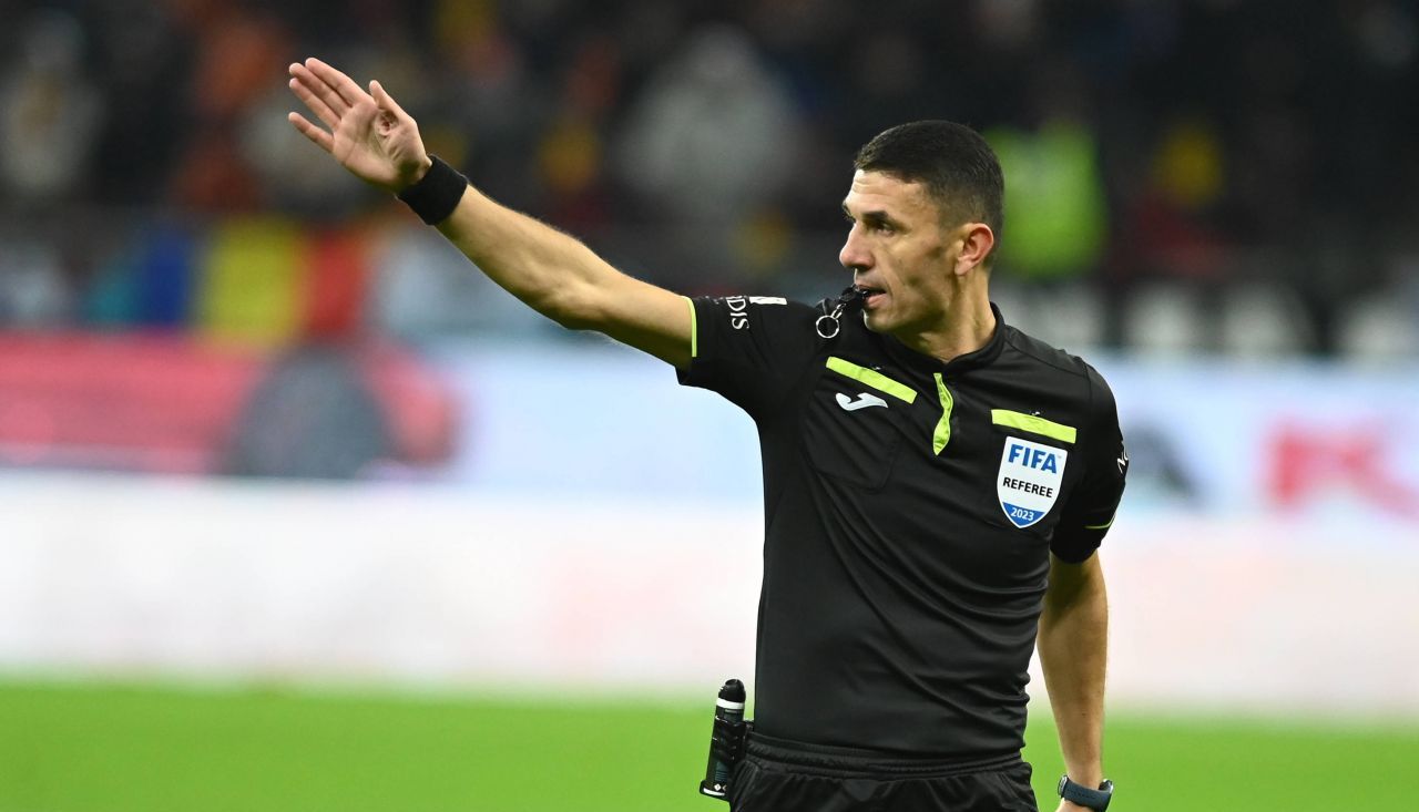 Au fost desemnați "centralii" din meciurile de sâmbătă din Superligă! Cine o arbitrează pe FCSB_1