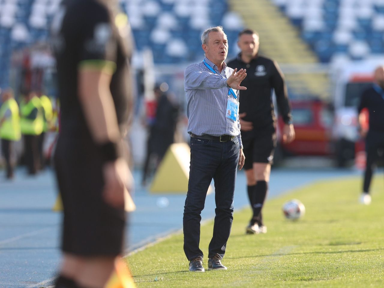 UTA Arad - Rapid 1-1. Final nebun: gol anulat pentru gazde, arădenii revoltați. Suporterii au strigat: "Hoții, hoții!" _1