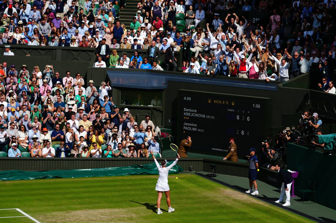 The Queen Barbora Krejcikova. Wimbledon 2024, decis de cehoaică după o finală de trei seturi cu Jasmine Paolini_3