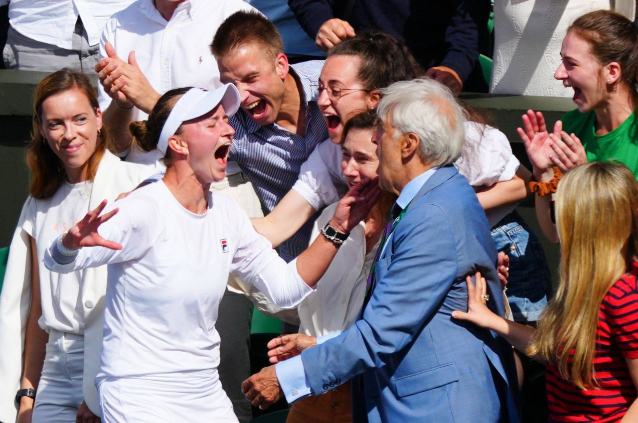 The Queen Barbora Krejcikova. Wimbledon 2024, decis de cehoaică după o finală de trei seturi cu Jasmine Paolini_4