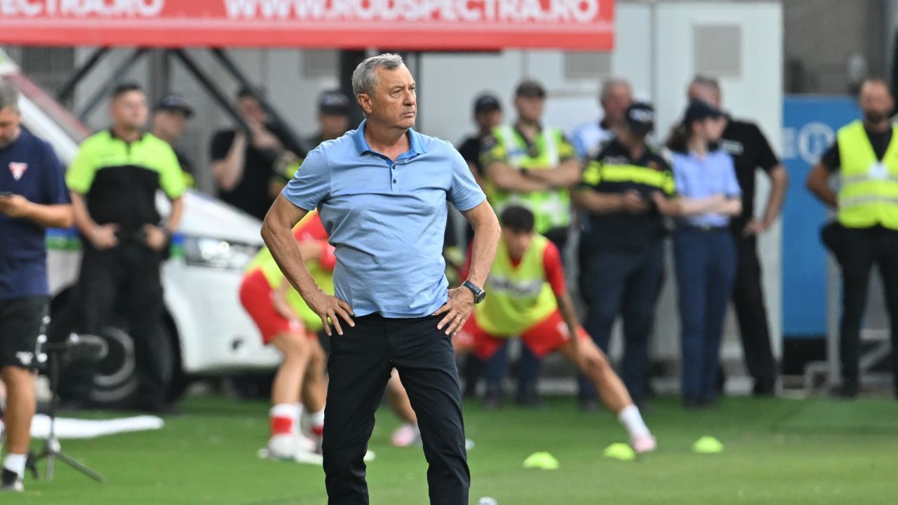 Mircea Rednic faza controversata gol anulat UTA - Rapid