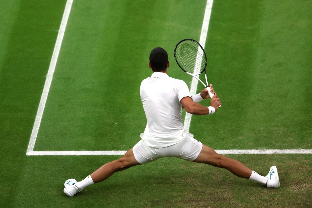 Alcaraz îl surclasează pe Djokovic în finala Wimbledon 2024 și face „dubla Paris - Londra”_46