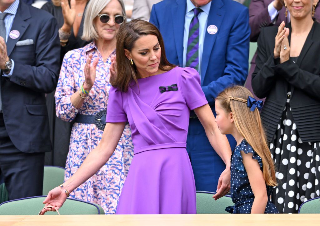 Apariție rară pentru Kate Middleton, alături de Prințesa Charlotte. Cum arată la patru luni după ce a făcut anunțul despre cancer_5